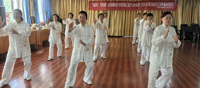 28式杨式太极拳展演.jpg